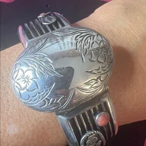 925 STERLING VINTAGE NATIVE LOCKET BRACELET 
HEAVY